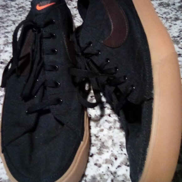 Nike !egacy low Top Sneakers - Picture 4 of 9